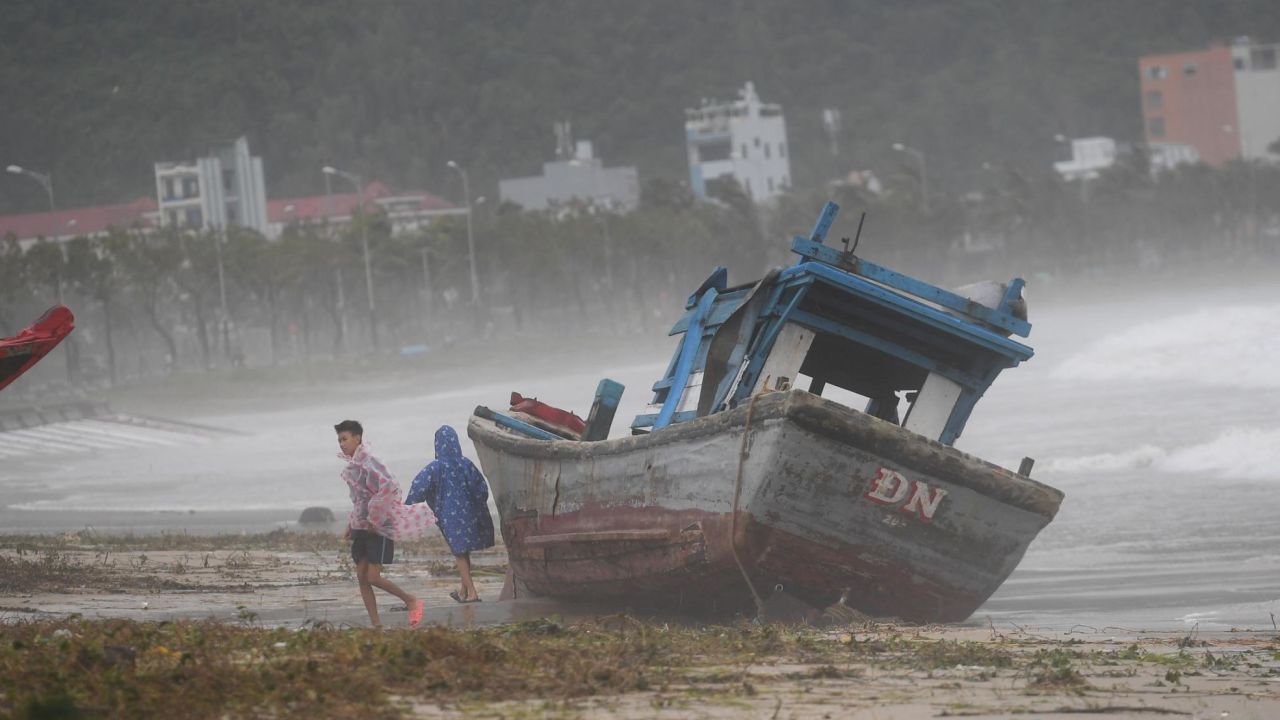 typhoon la gi